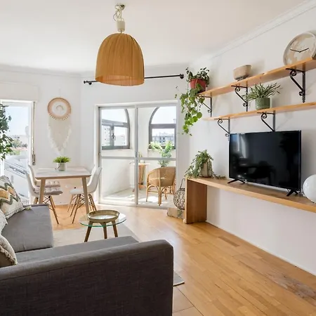 Joivy Bright Bohemian Flat In Apartamento Cascais